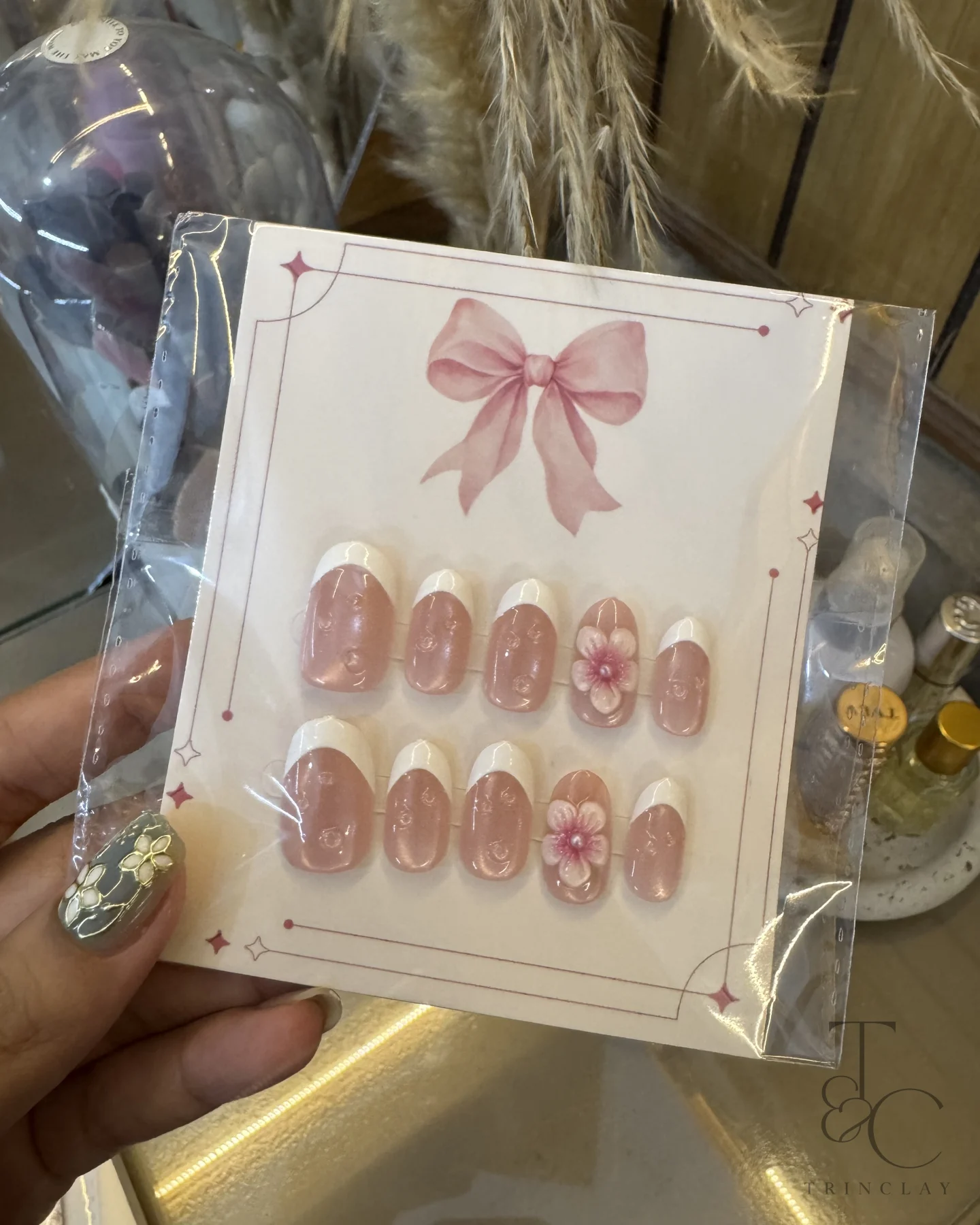 Flower chrome french tips
