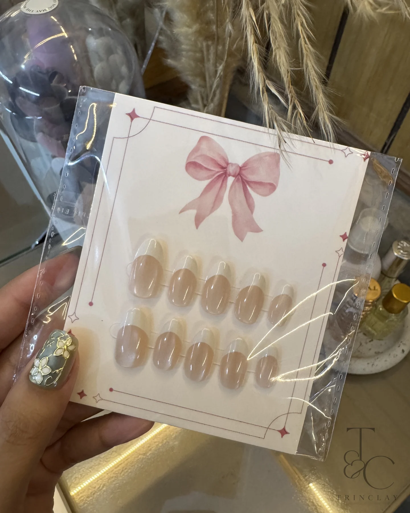 Skin french nails